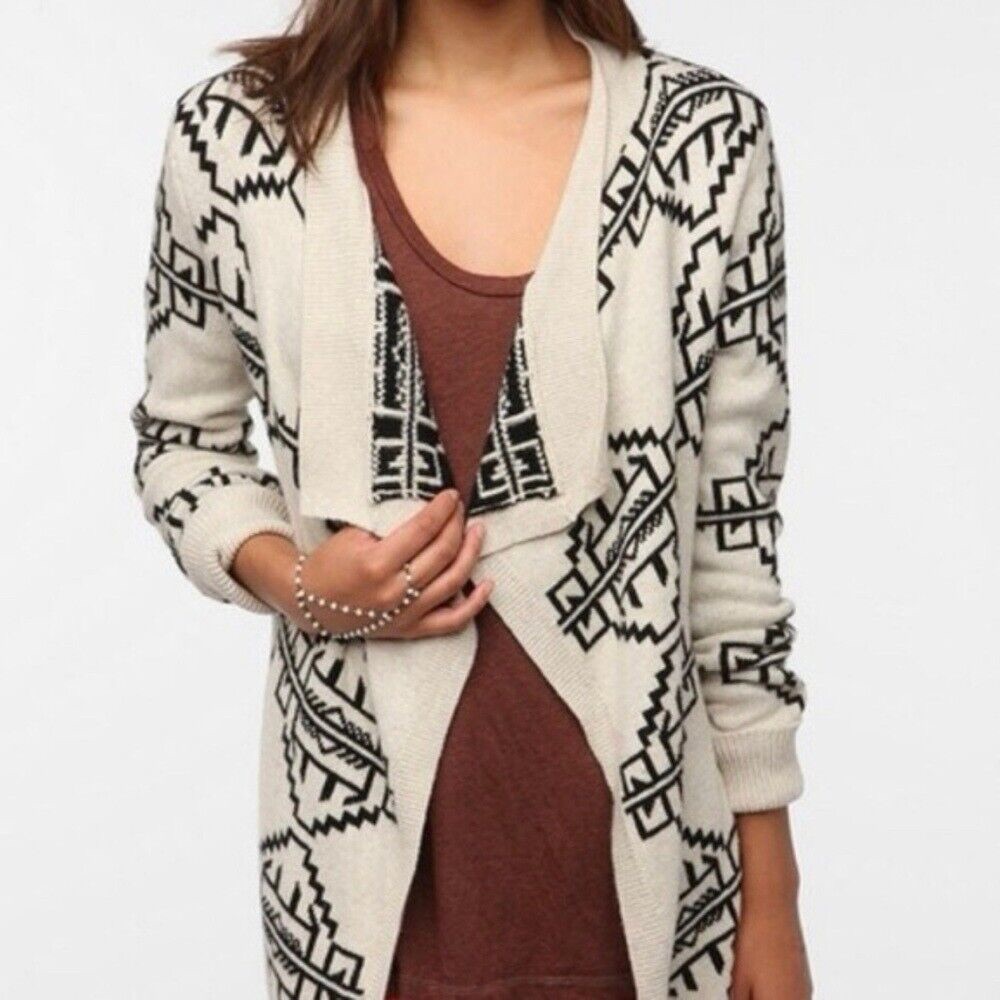 Tribal beige and black cardigan